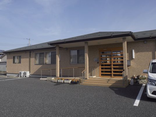 木造建物の正面外観
