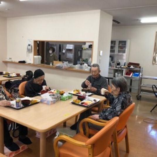 和気あいあいのダイニングルーム