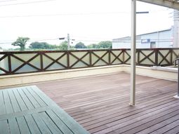 広々した明るいテラス