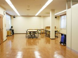 明るい多目的スペース