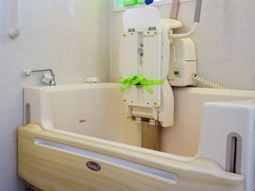 バリアフリー浴槽設備