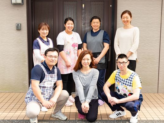 スタッフ集合の玄関前  