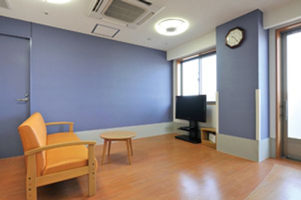 明るいラウンジ