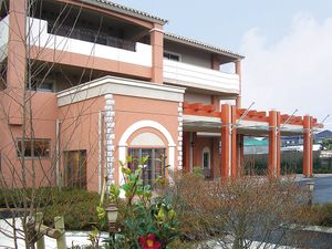 庭と建物の外観