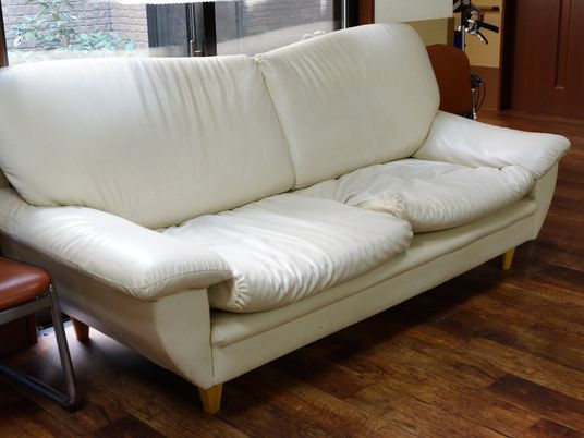 快適な白いソファー