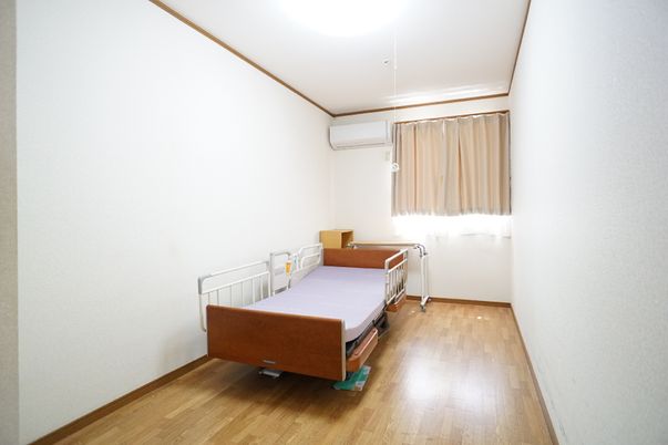 落ち着いた雰囲気の居室