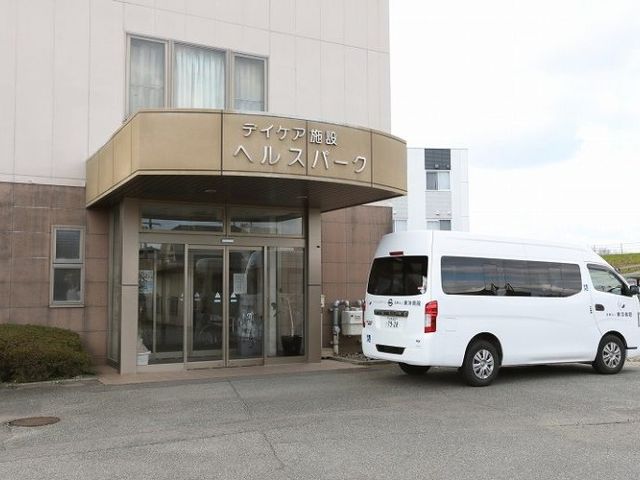 施設の正面玄関  