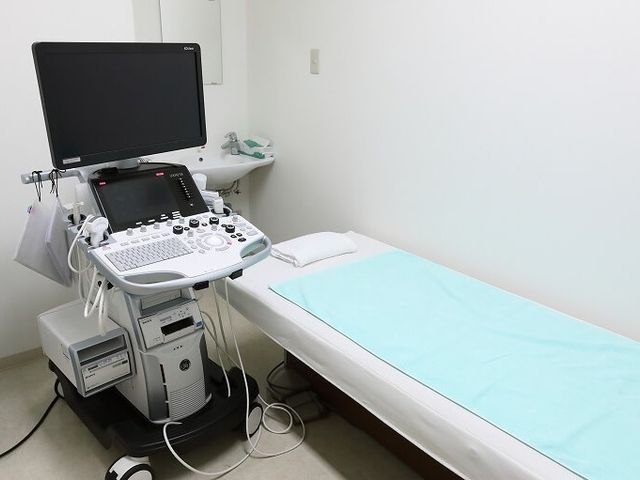機器のある検査室  