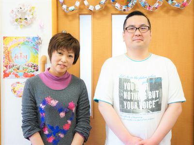 スタッフの笑顔のポートレート
