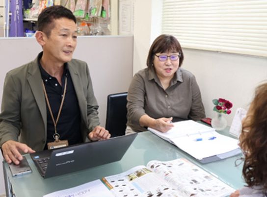 和やかなスタッフの様子