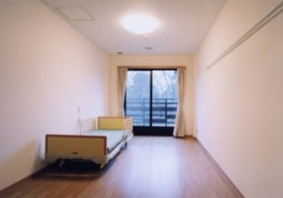 明るい個室の居室