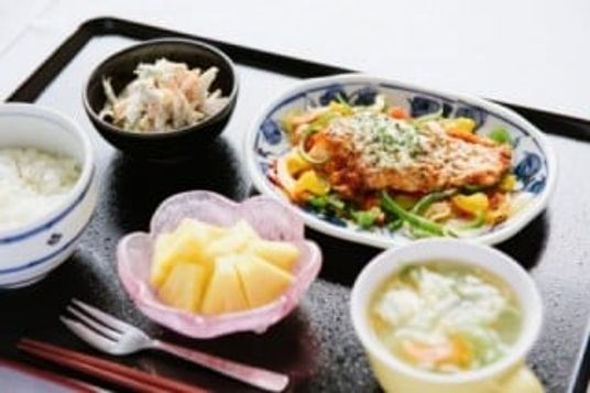ヘルシーな食事セット