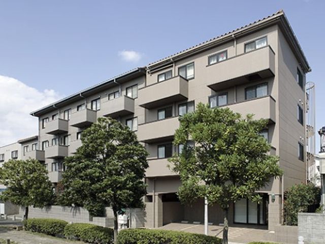 職場となる建物の外観 外観 落ち着いた雰囲気の建物で、安定して働ける快適な職場を提供します。