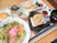 色とりどりの料理トレイ