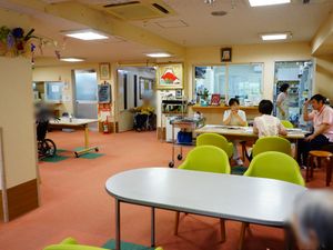 共有スペースの活気ある様子