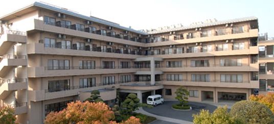 立派な建物の外観