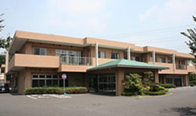 広々とした建物外観