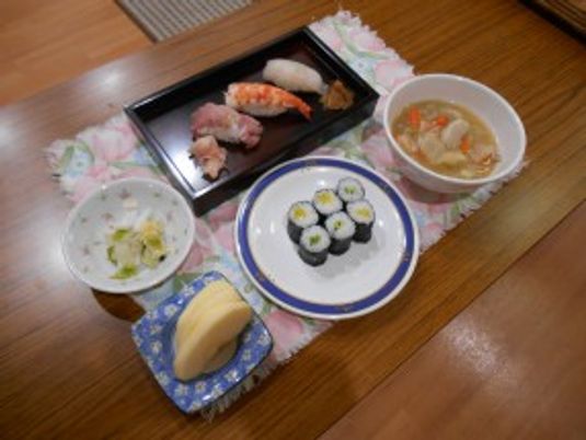 和食が並ぶ夕食