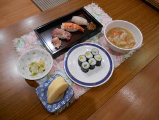 和食が並ぶ夕食