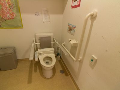手すり付きトイレ空間