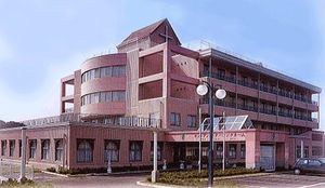 広々とした施設外観