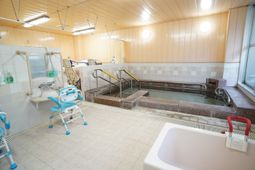 バリアフリー対応の浴室