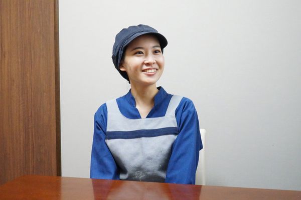 スタッフが笑顔で待機