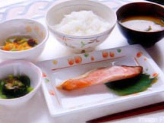 朝食の料理