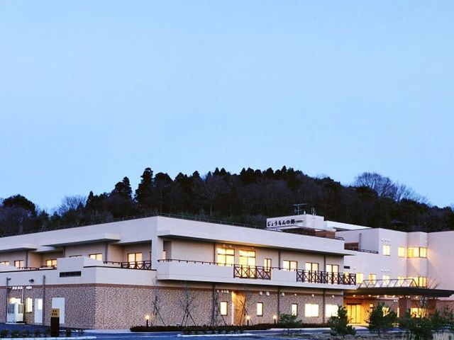 自然に囲まれた外観 外観 四季を感じられる自然が魅力の場所です。落ち着いた環境で働くことができます。