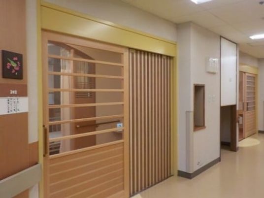 安全な施設の廊下