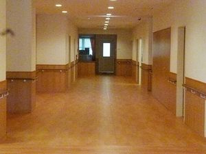 安全な手すり付き廊下