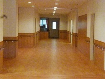 安全な手すり付き廊下