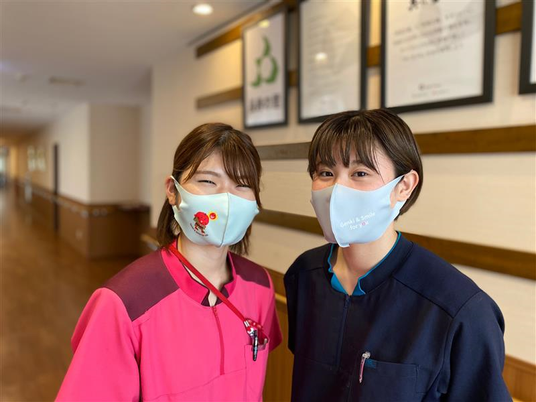 スタッフ２人の廊下