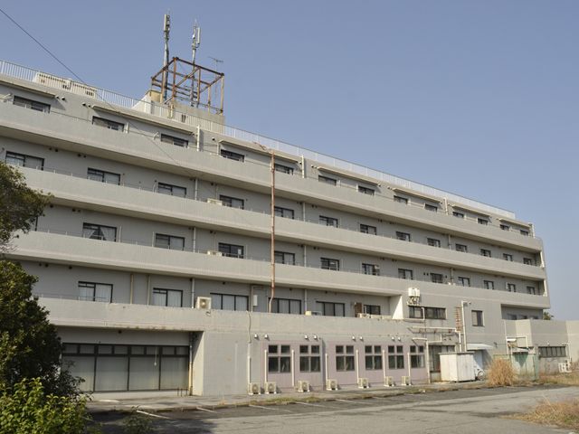 広い建物の外観 外観 広々とした佇まいの建物です。事業所として多くの人が利用できる環境となっています。