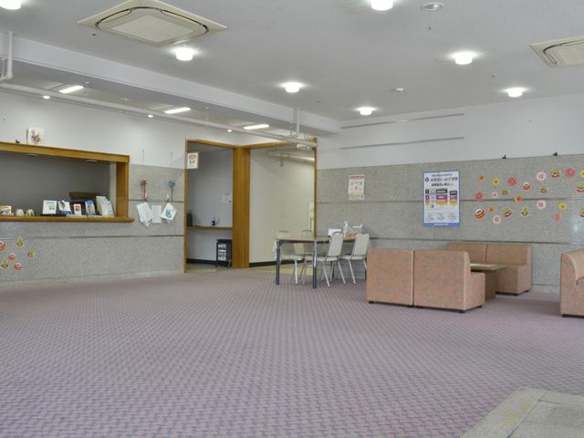 広々としたロビー ロビー 広々としたロビーでは、ゆったりとした寛ぎの時間をお過ごしいただけます。快適な環境です。