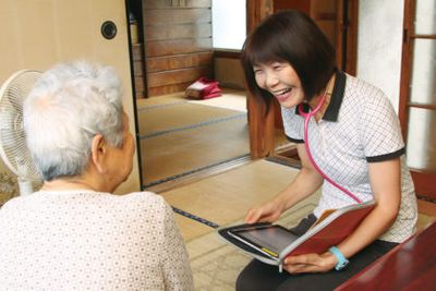 親しげな様子の和室