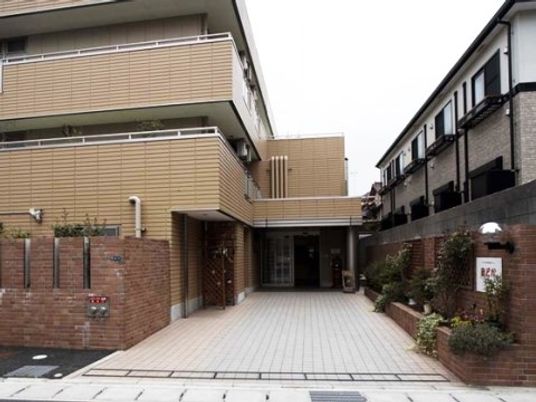 清潔感のあるエントランス