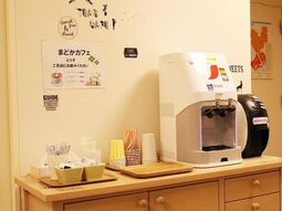 自動飲料機のあるキッチン