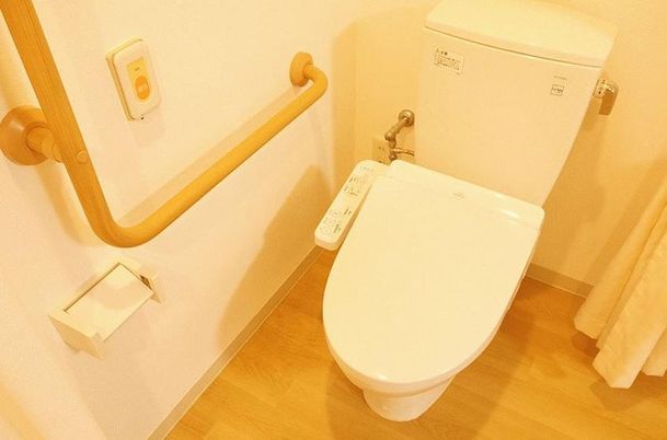 明るく広々とした食堂