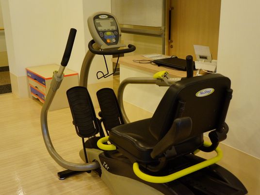 運動器具が設置された部屋