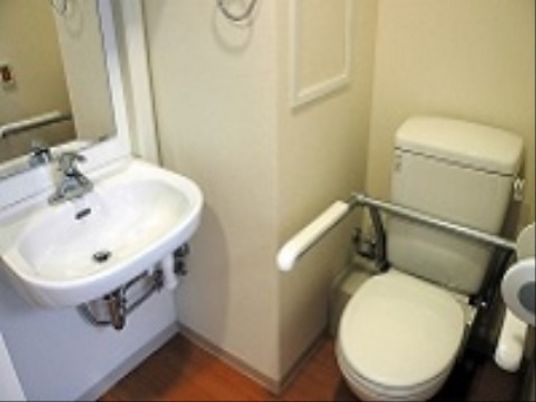 バリアフリーの洗面所トイレ