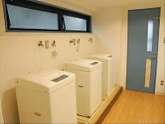 洗濯機とドアの空間