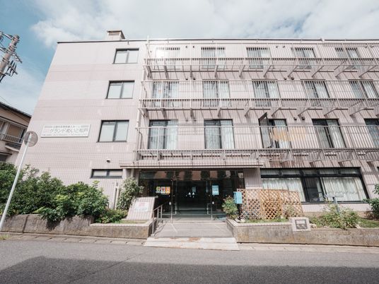 ** 施設の外観