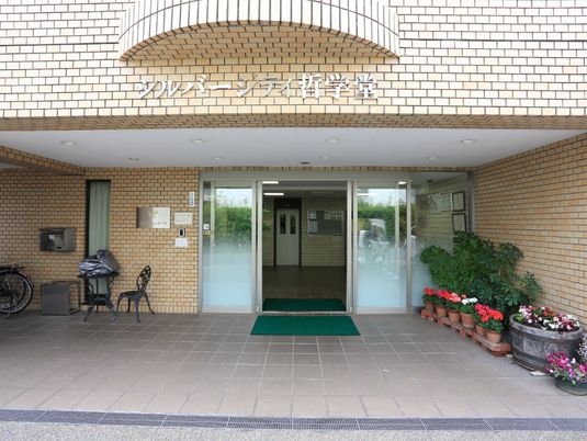 清潔感のあるエントランス