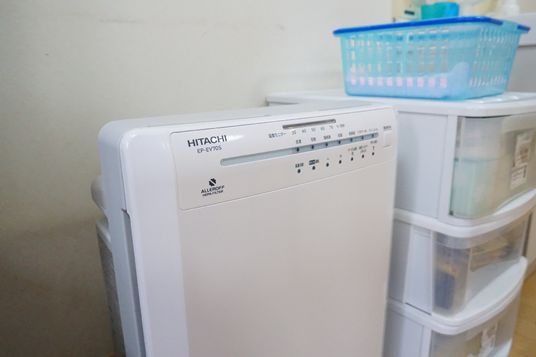 浄化器付近の家具