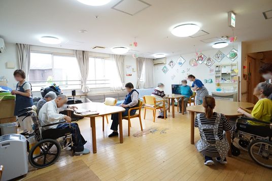 共有リビングの日常風景