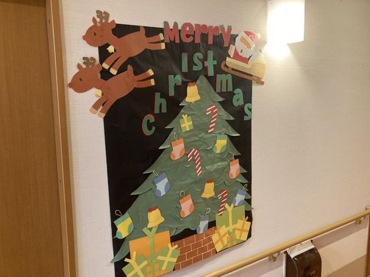 手作りのクリスマス壁飾り