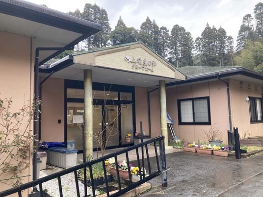 エントランスの建物外観