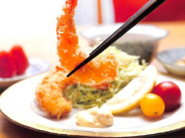 揚げたてエビフライの料理