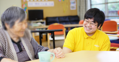 和やかな室内の様子